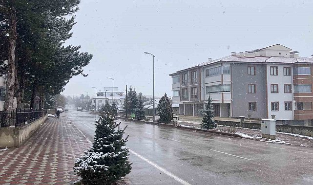 Çankırı'nın kuzeyinde kar yağışı etkili olmaya başladı