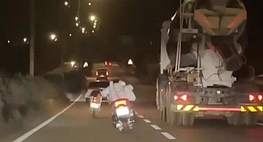 Canları umurlarında olmadı, motosiklet üzerinde akrobasi hareketleri yaptılar