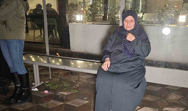 Çantasını durakta unuttu, çalındığını düşünen gözü yaşlı kadın gerçeği güvenlik kamerasını izleyince öğrendi