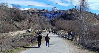 Çemişgezek ilçesinde kar mutluluğu kısa sürdü