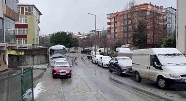 Çerkezköy beyaz örtüyle kaplandı