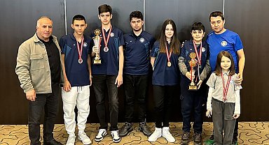 Çeşmeli 6 satranç sporcusu milli takımda