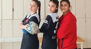 Cizre'de 4 sporcu, Hentbol Milli Takımı kampına davet edildi