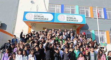 Cizre'de 46 bin 584 öğrenci karne heyecanı yaşadı