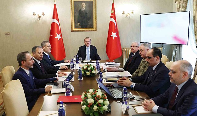 Cumhurbaşkanı Erdoğan'ın başkanlığındaki güvenlik toplantısı başladı