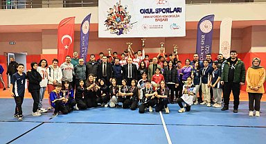 Curlingte kupalar sahibini buldu