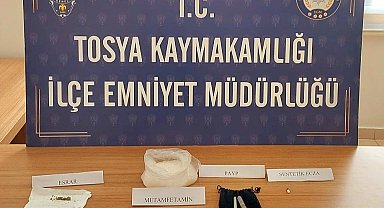D100'de durdurulan araçta uyuşturucu ele geçirildi: 2 tutuklama