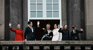 Danimarka Kraliçesi Margrethe II resmen tahtan çekildi