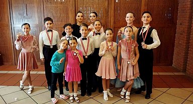 Dans topluluğu 15 madalyayla döndüler