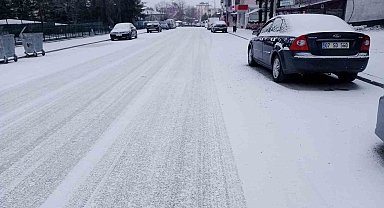 Denizli'nin yüksek kesimleri beyaz gelinliğini giydi