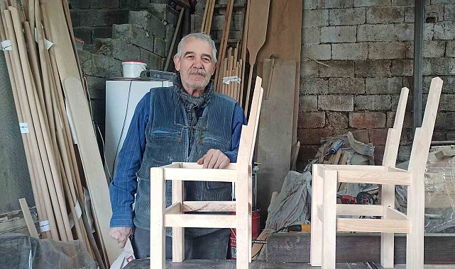 Depremde iş yeri yıkıldı, kendi imkanlarıyla yaptığı ekmek teknesiyle ayakta kaldı