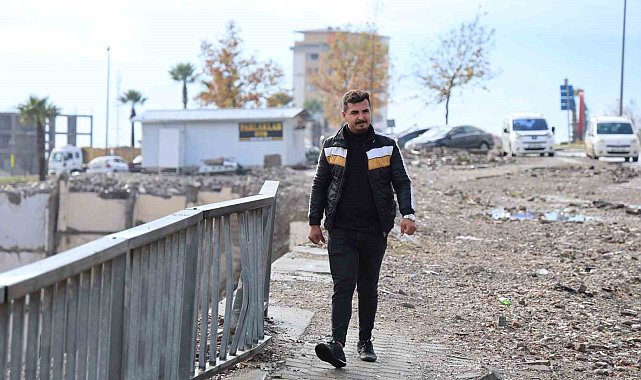 Depremde kaybolan polisi arıyor