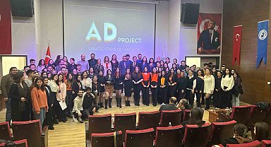 Depremde ölen arkadaşlarının ismiyle katıldıkları yarışmada 2. oldular