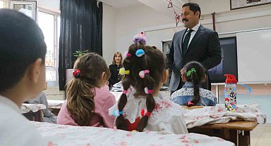 Depremin vurduğu Hatay'da 398 bin öğrenci karne heyecanı yaşadı