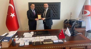Destekler için teşekkür plaketi verildi