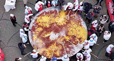 Dev tavada 3 bin 500 adet yumurta ve 500 kilo sucuk pişirildi