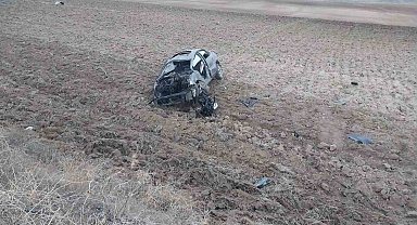 Devrilen otomobilin sürücüsü öldü