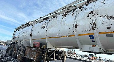 Devrilen tankerde 28 ton yağ ziyan oldu