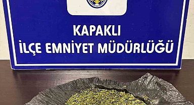 Devriye gezen polis ekipleri uyuşturucu ele geçirdi
