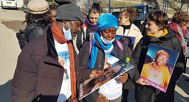 Dina'nın annesi Panga, "Görüştüğümüz sırada iki kez rahatsız edildi"
