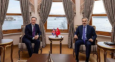 Dışişleri Bakanı Hakan Fidan, İngiliz mevkidaşı David Cameron ile görüştü