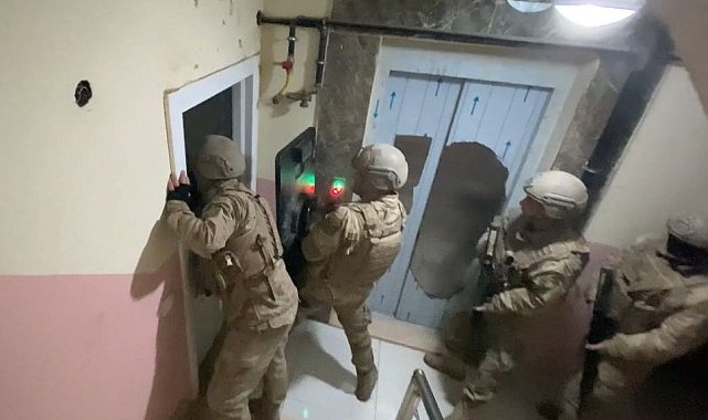 Diyarbakır merkezli 2 ilde PKKKCK'ya operasyon: 3 tutuklama