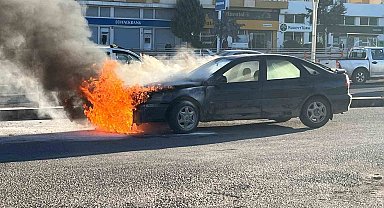 Diyarbakır'a bakımdan yeni çıkan otomobil test sürüşünde alevlere teslim oldu