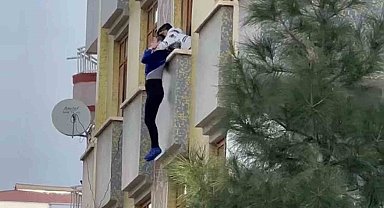 Diyarbakır'da 3'üncü kattan kendini bırakmaya çalışan kadın böyle kurtarıldı