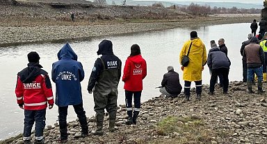 Diyarbakır'da 36 kişilik ekip dört gündür kayıp vatandaşı arıyor