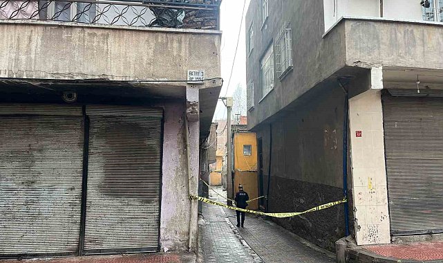 Diyarbakır'da çıkan ev yangınında baba feci şekilde öldü, oğlu dumandan zehirlendi