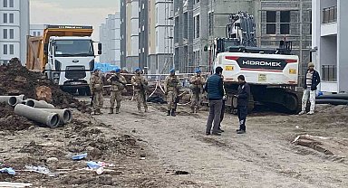 Diyarbakır'da kamyon altında kalan işçi hayatını kaybetti