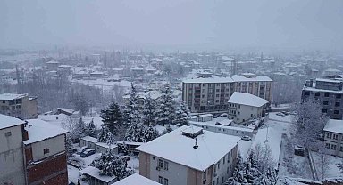 Doğanşehir'de karla mücadele çalışmaları devam ediyor