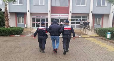 Dolandırıcılık suçundan aranan şahıs jandarmadan kaçamadı