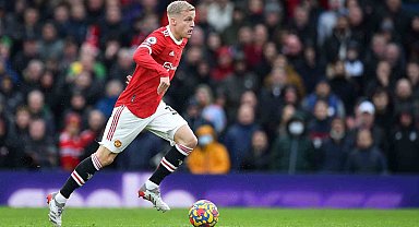 Donny van de Beek, sezon sonuna kadar Eintracht Frankfurt'a kiralandı