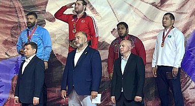 Dünya Şampiyonu SÜ'den