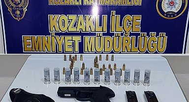 Durdurulan araçtan silah çıktı