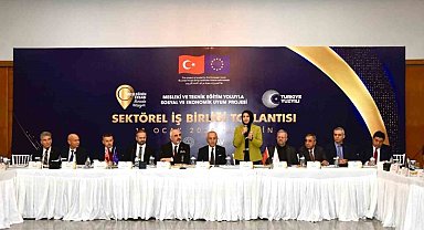 Durmuş: "Her çocuğun başarı hikayesi olması için çabalıyoruz"