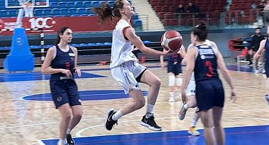 Düzce Atletik evinde galip geldi