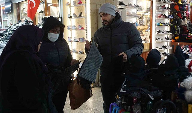 Edirne'de havalar soğudu, koruyucu malzemelere talep arttı