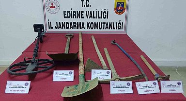 Edirne'de kaçak kazı yapan 4 şüpheli yakalandı