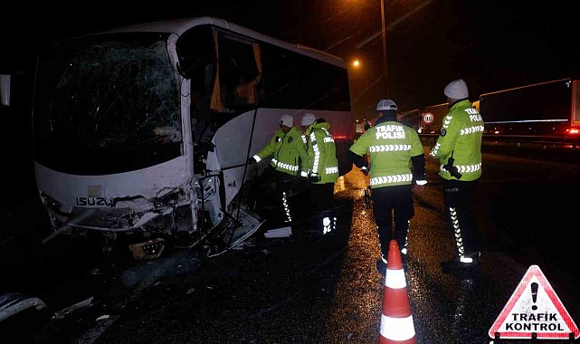 Edirne'de polis servis aracı ile otobüs çarpıştı: 10'u polis 11 yaralı