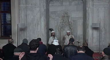 Edirne'de tüm camilerde şehitler için dua edildi