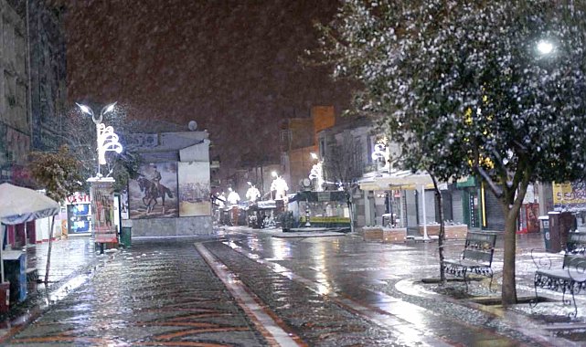 Edirne'de vatandaşların kar sevinci