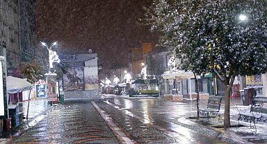 Edirne'de vatandaşların kar sevinci