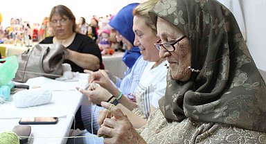 Efeler'de 1 yılda 352 kişi okuma yazma öğrendi