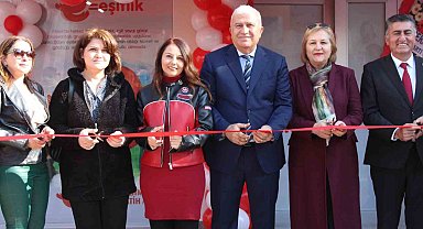 Efeler'de onbeşinci Kitap Kafe açıldı
