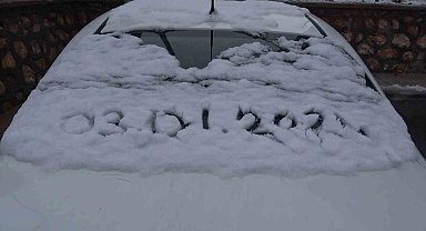 Elazığ'a yeni yılın ilk karı düştü