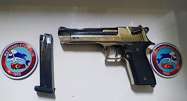 Elazığ'da 49 yıl kesinleşmiş hapis cezası bulunan 2 zanlı yakalandı
