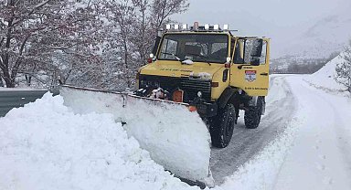 Elazığ'da kapalı 3 köy yolunda çalışmalar sürüyor