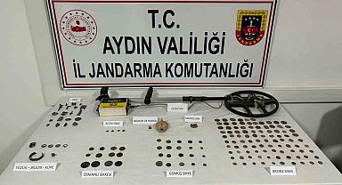 Elindeki tarihi eserleri 40 bin dolara satmak isterken suçüstü yakalandı